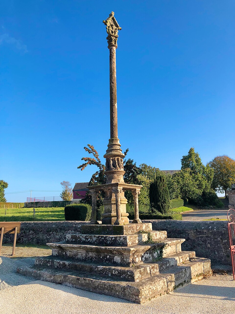 Saint — Maudez — Croix — monumentale — Calvaire — des — Templiers — face — nord — ouest — byRundvald