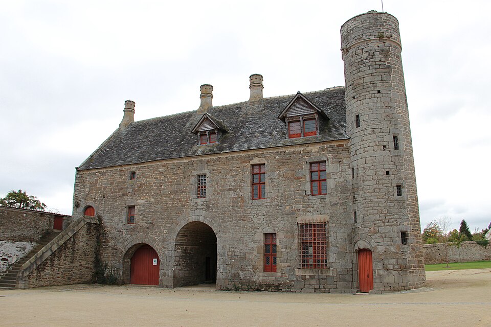 Taden . Le manoir de la Grand'Cour
