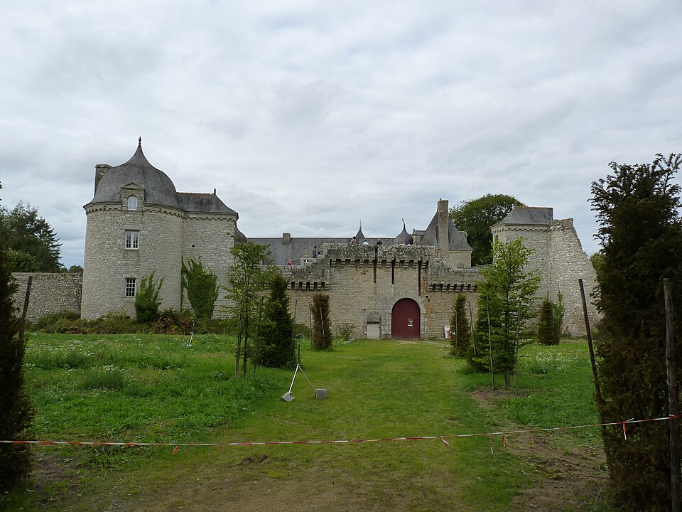 Château de la Touche à Trebry 01