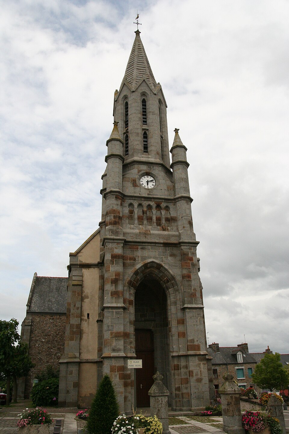 Trémuson — église 01