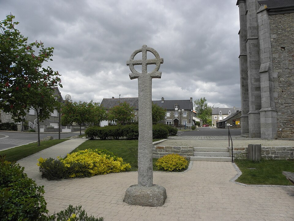Trévron Croix celtique 1