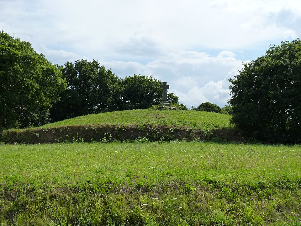 Dolmen de Tossen ar Run à Yvias