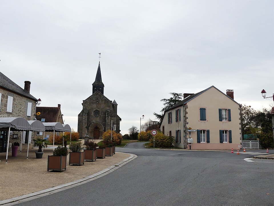 Saint — Fiel bourg