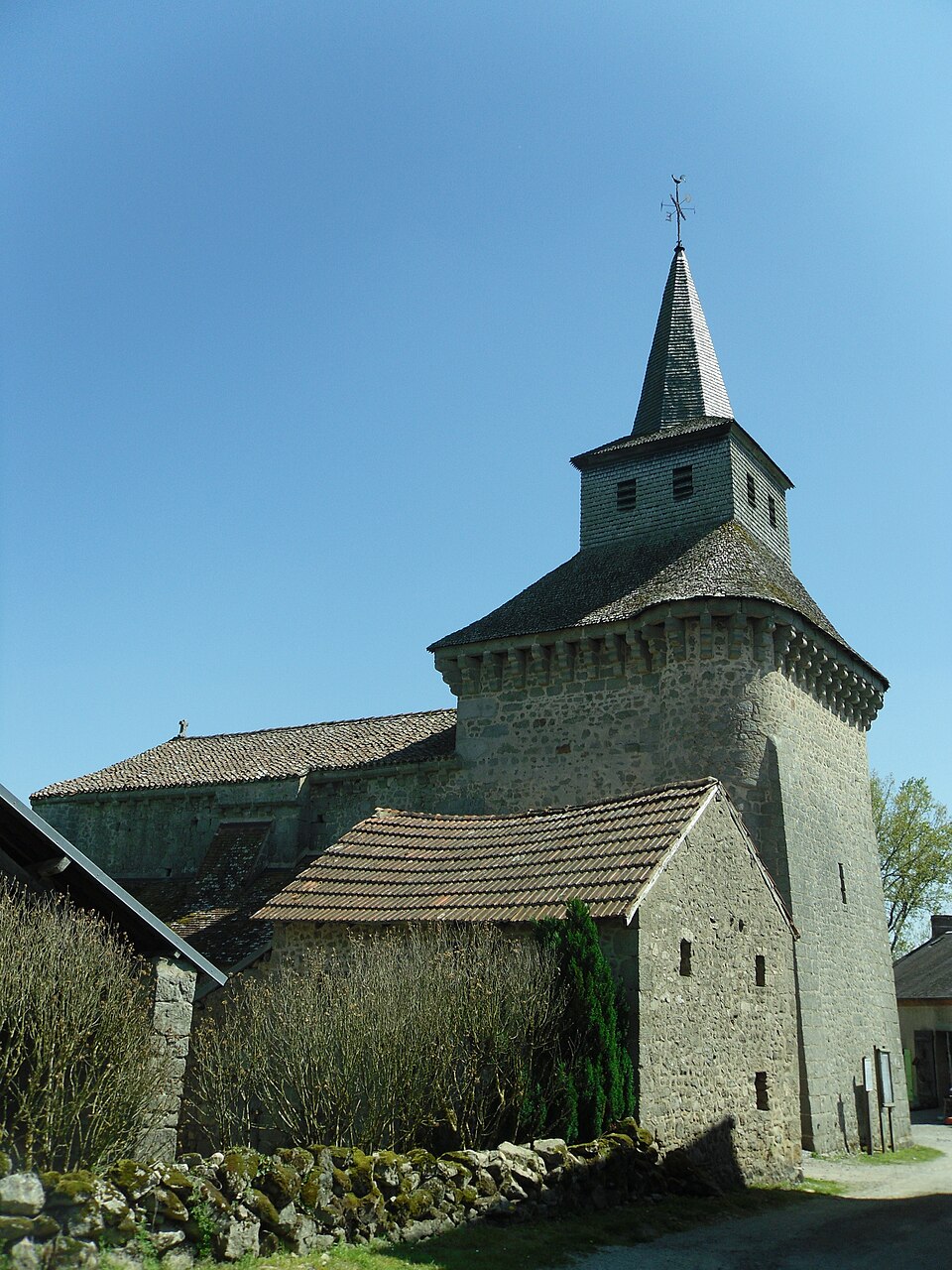 Eglise Saint — Hilaire (de St Hilaire la Plaine) 2