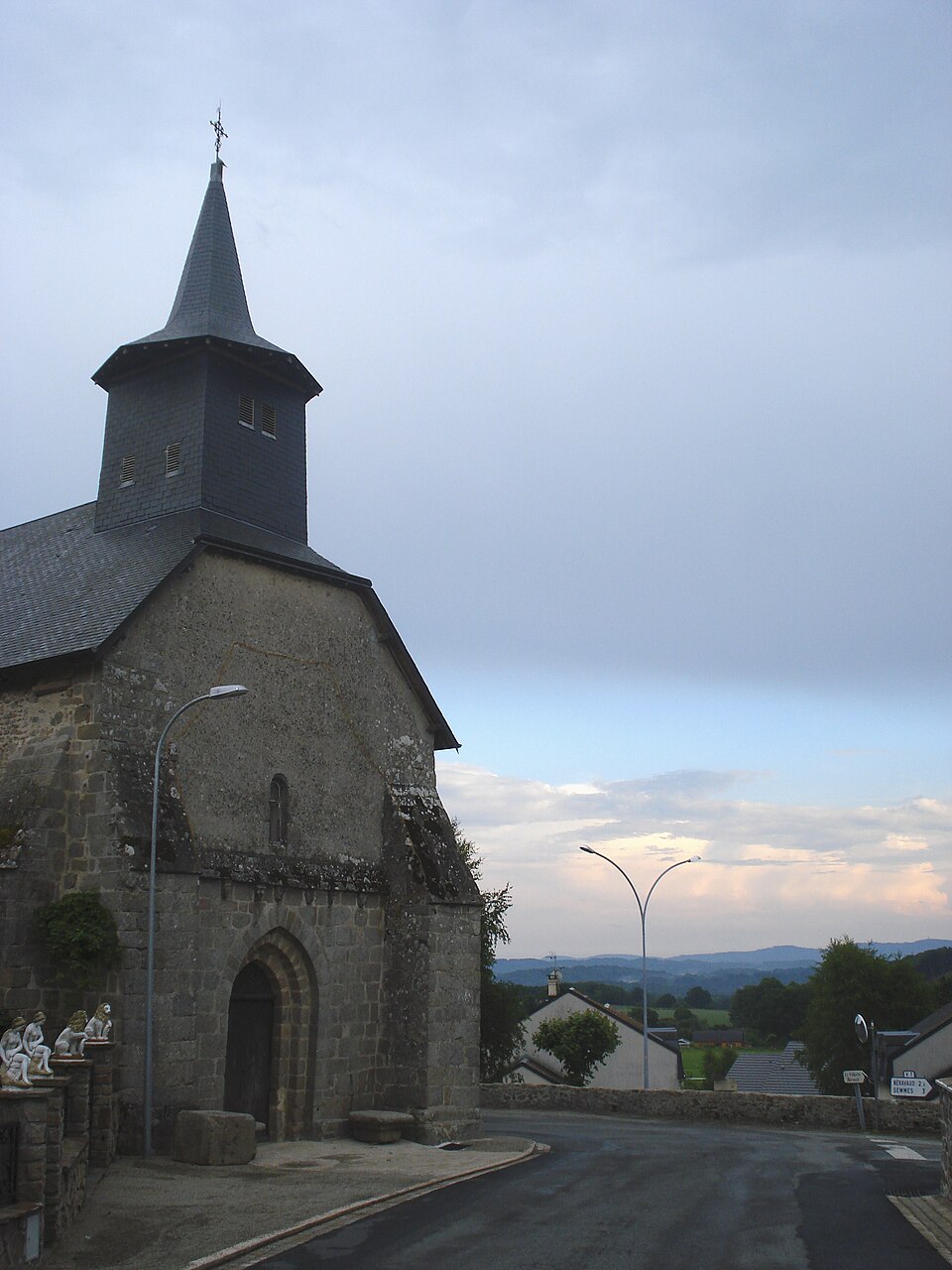 Saint — Priest — la — Feuille (Creuse, Fr), l'église