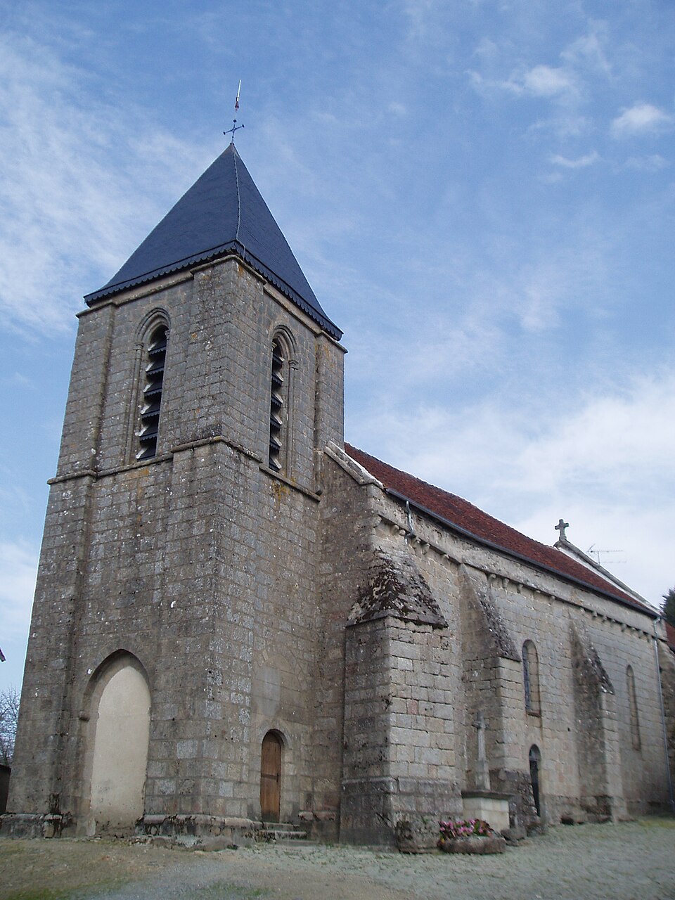 Eglise Saint — Pardoux de Vareilles