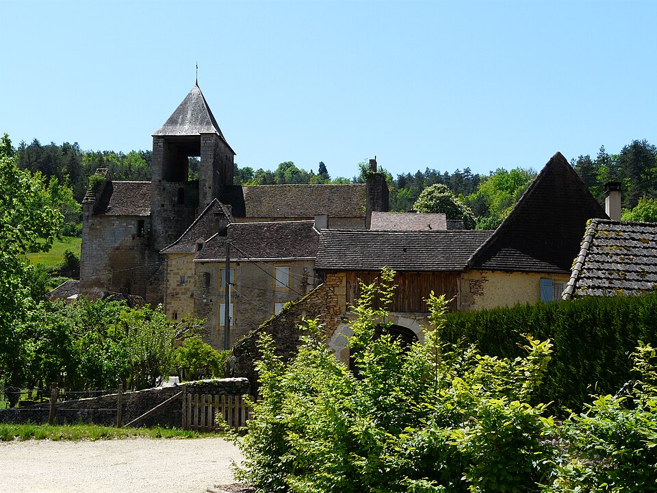 Auriac — du — Périgord village