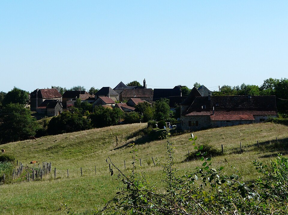 La Chapelle — Saint — Jean village