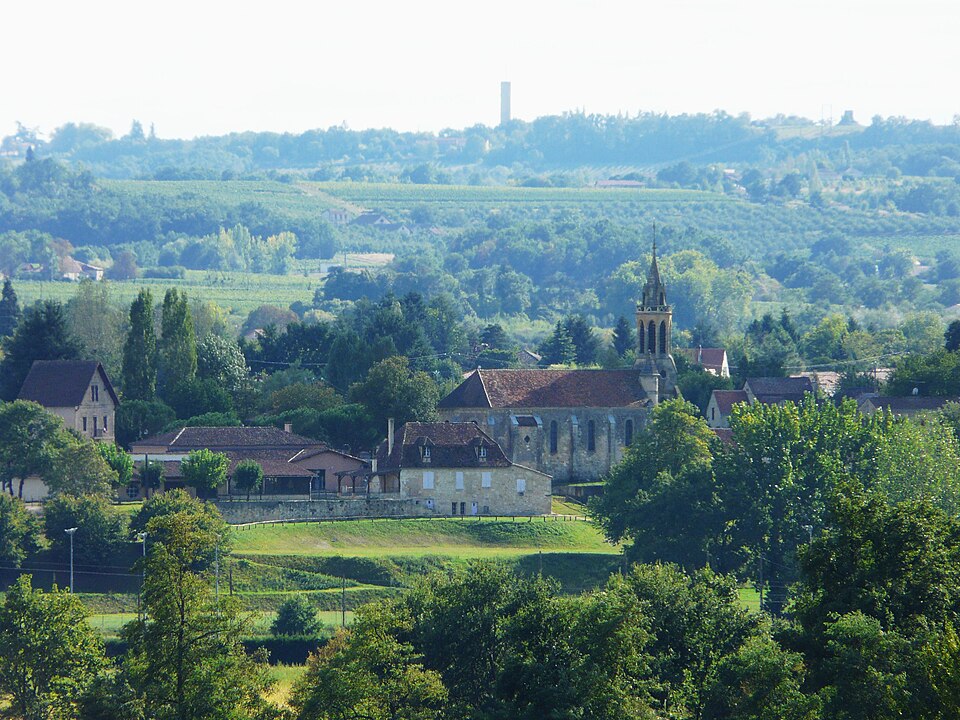 Cours — de — Pile village