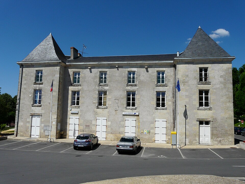 Mensignac bâtiment mairie (2)