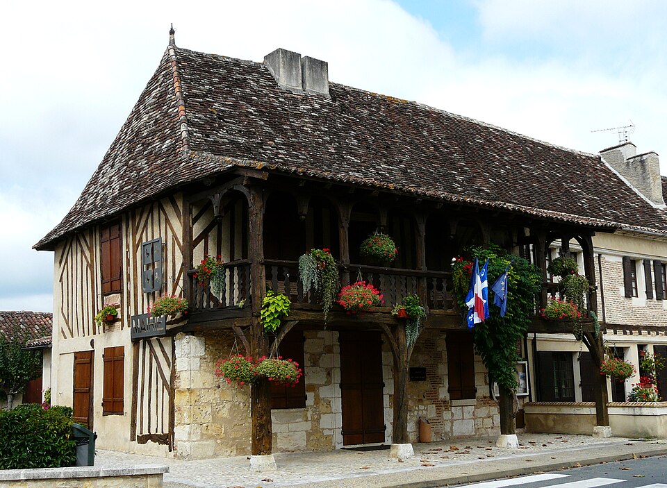 Saint — Laurent — des — Hommes mairie (3)