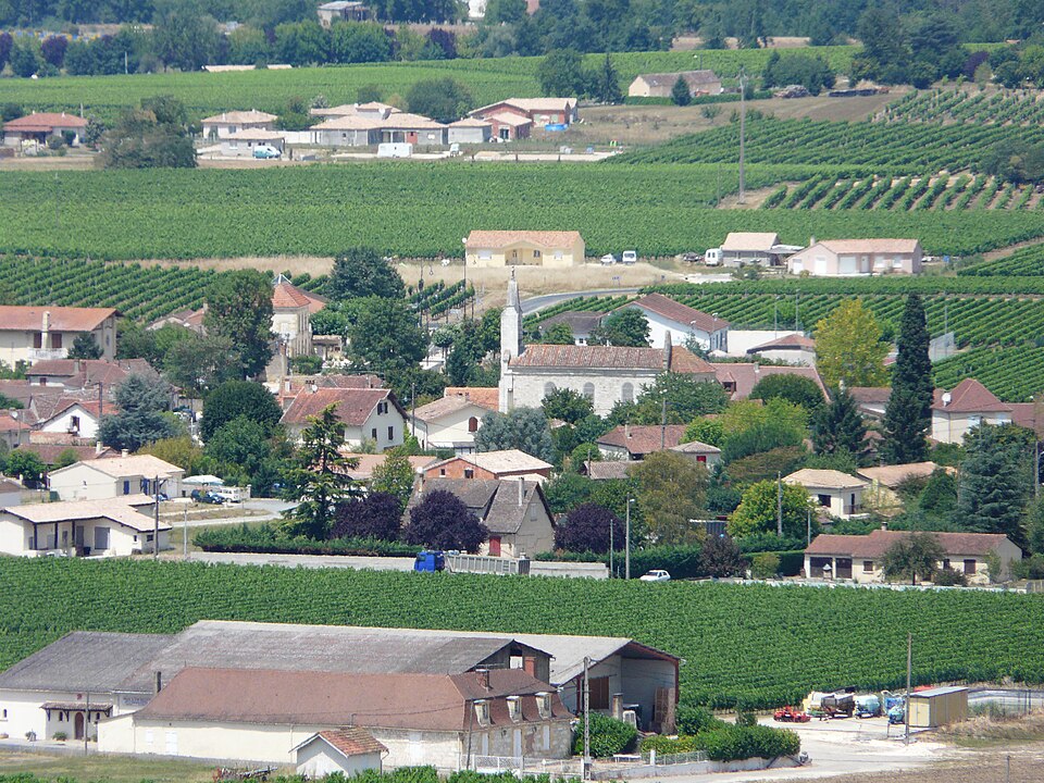 Saint — Laurent — des — Vignes village