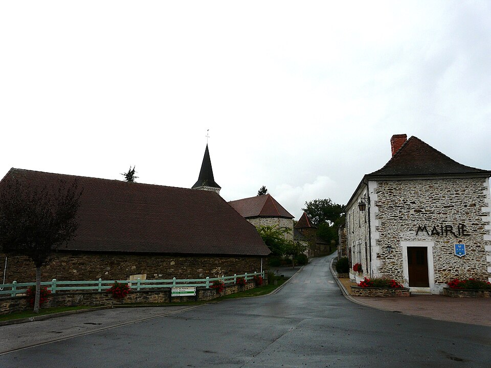 Saint — Pierre — de — Frugie bourg