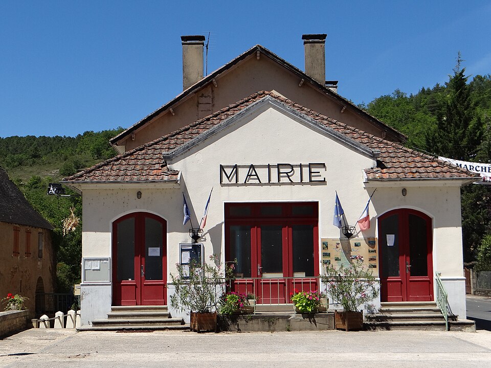 Saint — Pompon — Mairie