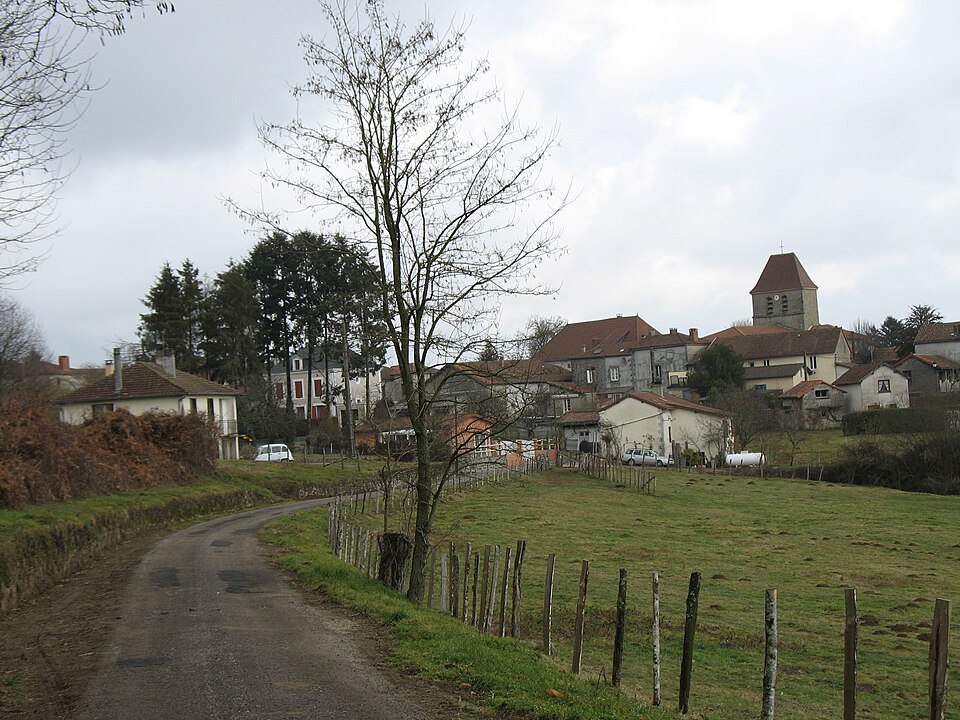 Saint — Saud — Lacoussière