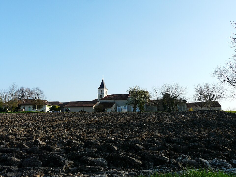 Saint — Victor (24) village