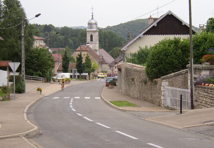 AvanneAveneyRueEglise