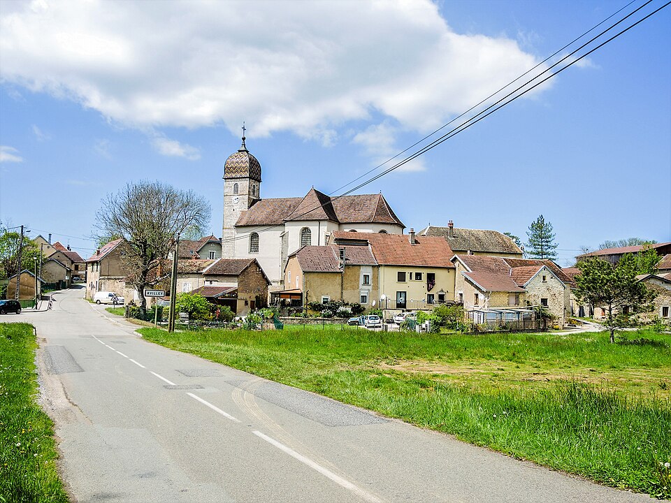 Avilley, vu du pont sur le ruisseau de Tallans. (2)