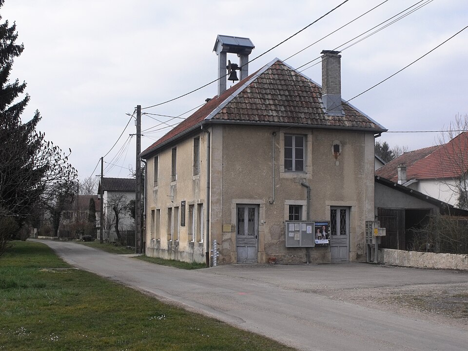 Blussangeaux, Mairie