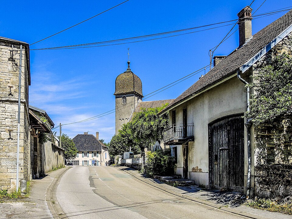 Byans — sur — Doubs, la rue principale