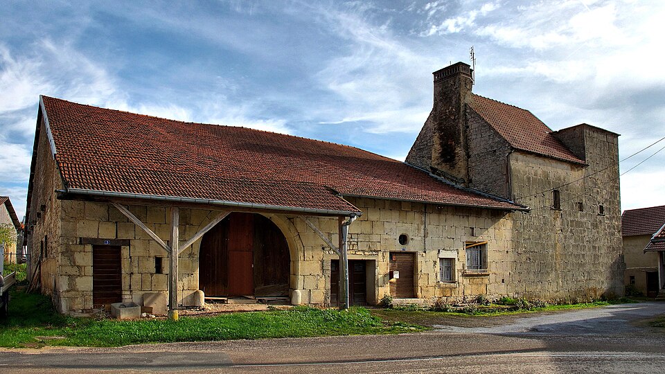 Chantrans, maison ancienne
