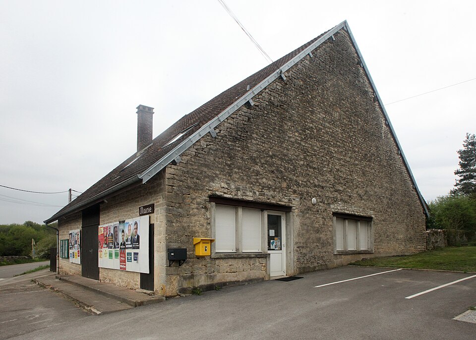 Charnay, mairie — img 46724