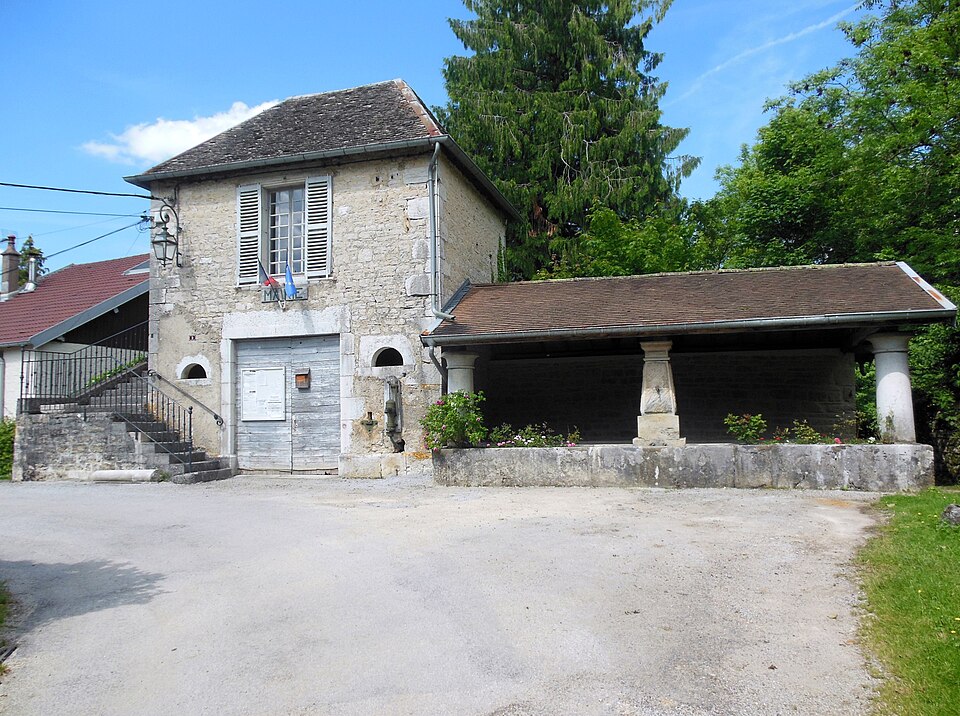 Mairie de Châteauvieux — les — Fossés