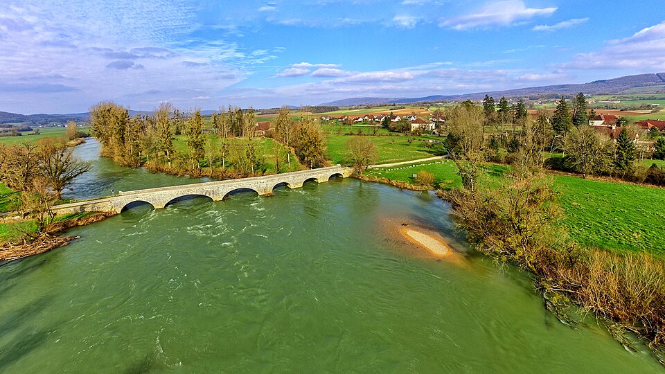 Chay, le village et son pont sur la Loue