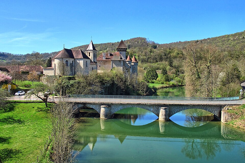 Cléron, le pont, le château et l'église