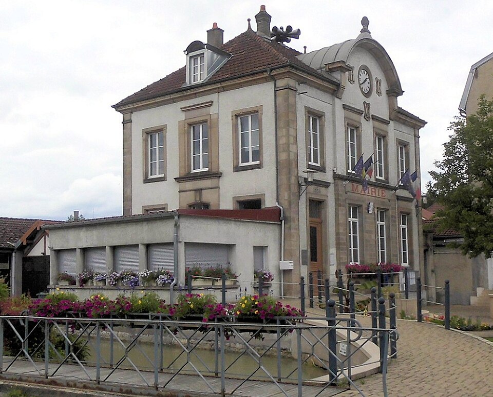 Colombier — Fontaine, Mairie