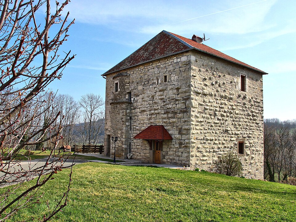Côtebrune, l'ancien donjon restauré