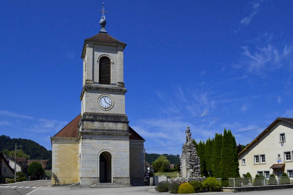 Cour Saint — Maurice, le centre du village (2)