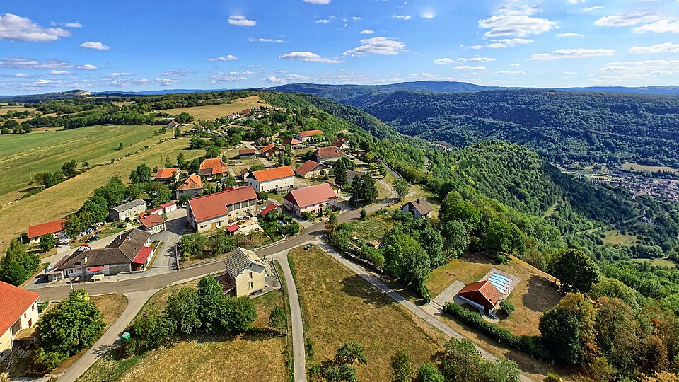 Echevannes, le village au bord de la vallée de la Loue