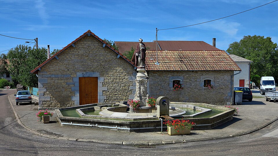 Lanans, lavoir — abreuvoir Saint Pierre