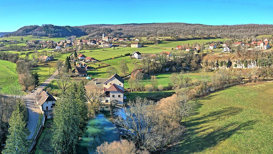 Myon, le village et le moulin sur le Lison