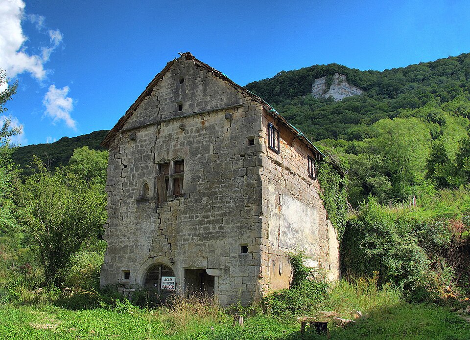Le prieuré d'Ougney — le — Bas