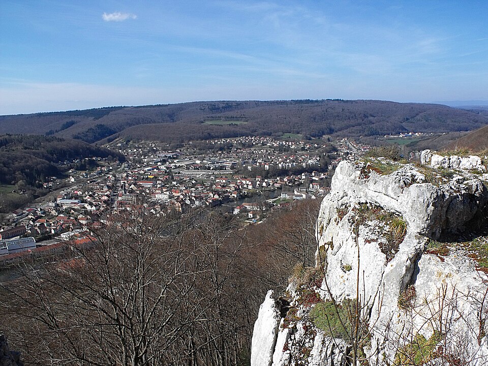 RNR153 — Falaise du Crêt des Roches 01