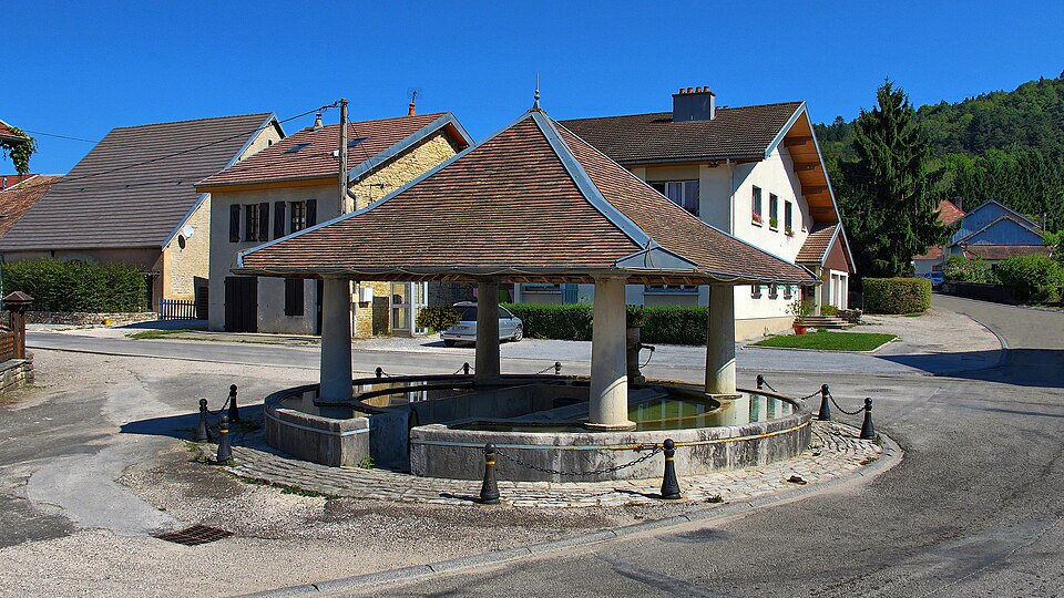 Rurey, lavoir — abreuvoir circulaire
