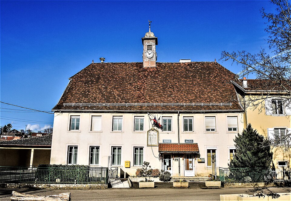 Mairie de Saint — Maurice — Colombier