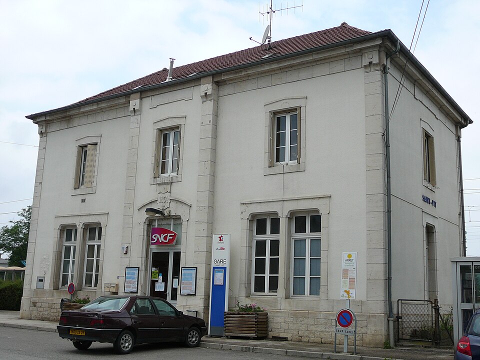 Gare de Saint — Vit