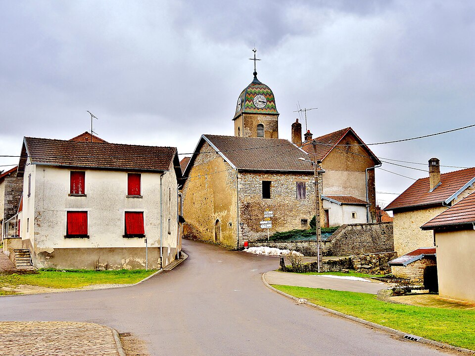 Uzelle. Le village vu de la fontaine Nord. 2015 — 02 — 14.