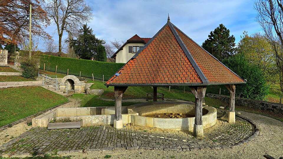 Velesmes — Essarts, la fontaine — lavoir — abreuvoir