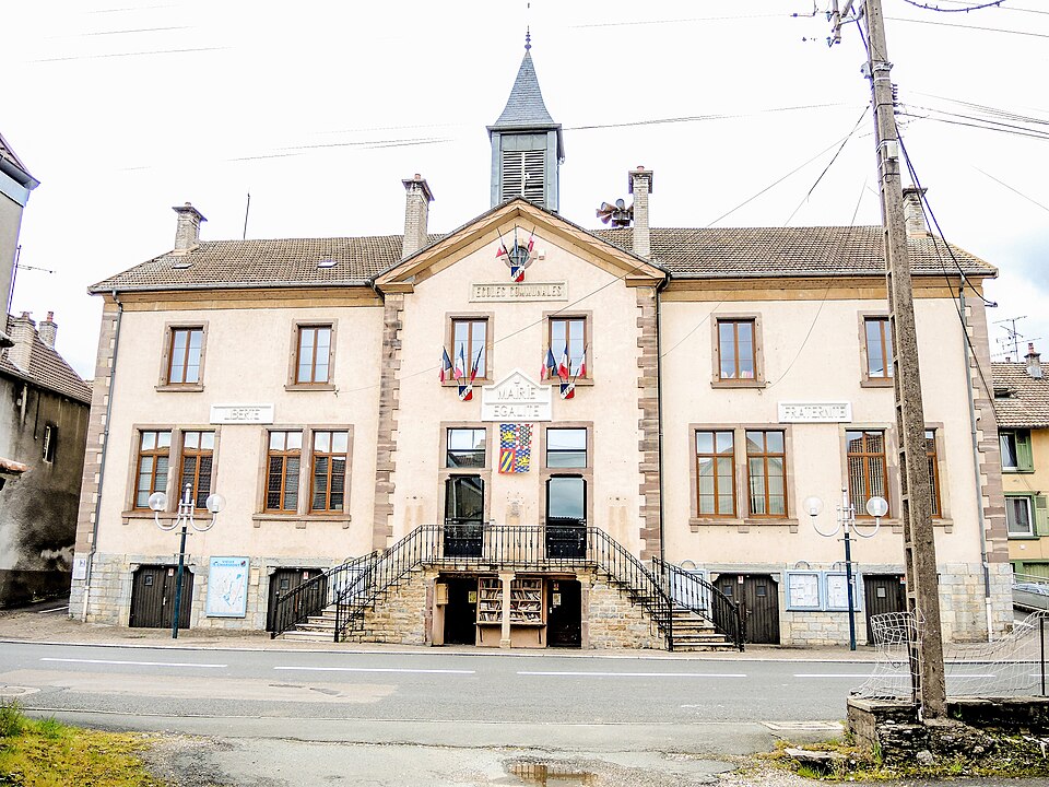 Mairie de Vieux — Charmont