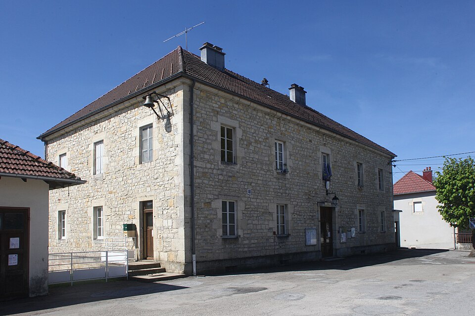 Villeneuve — d'Amont, mairie — img 42858