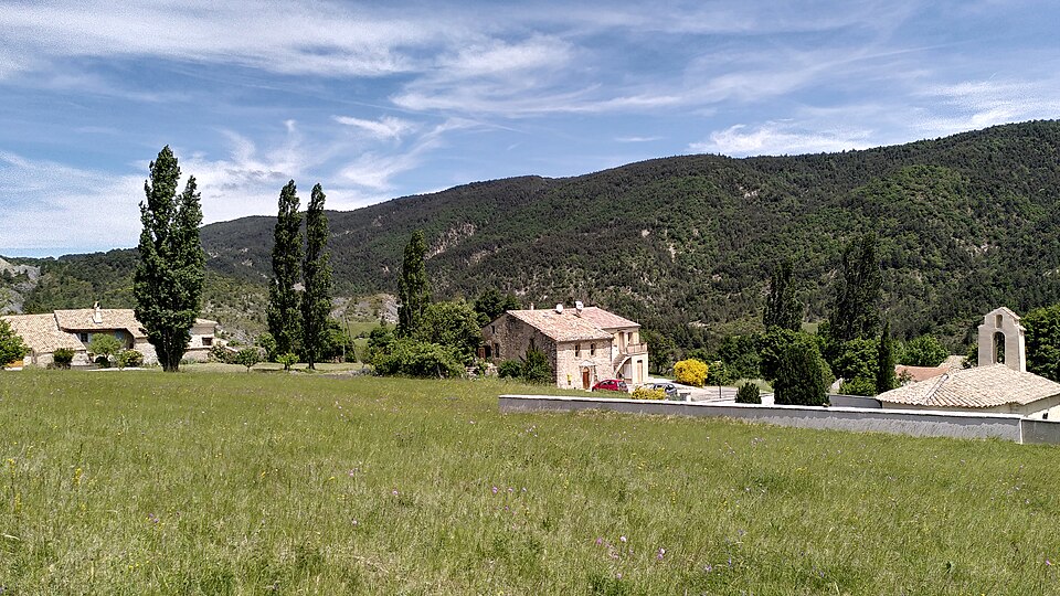 Arnayon — Vue depuis le champ au — dessus
