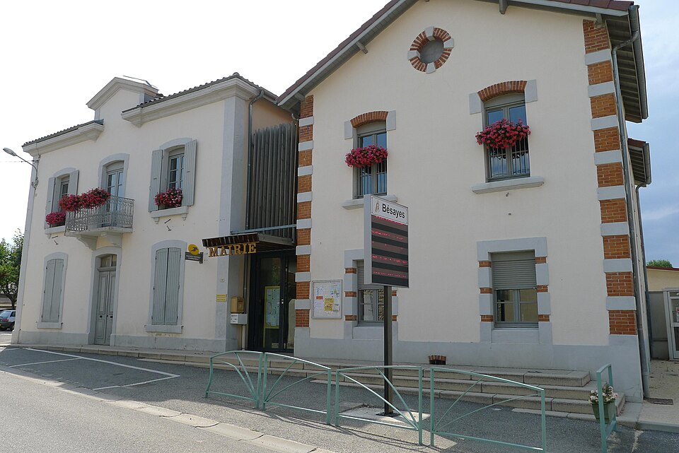 Mairie de Bésayes 2011 — 08 — 03 — 021