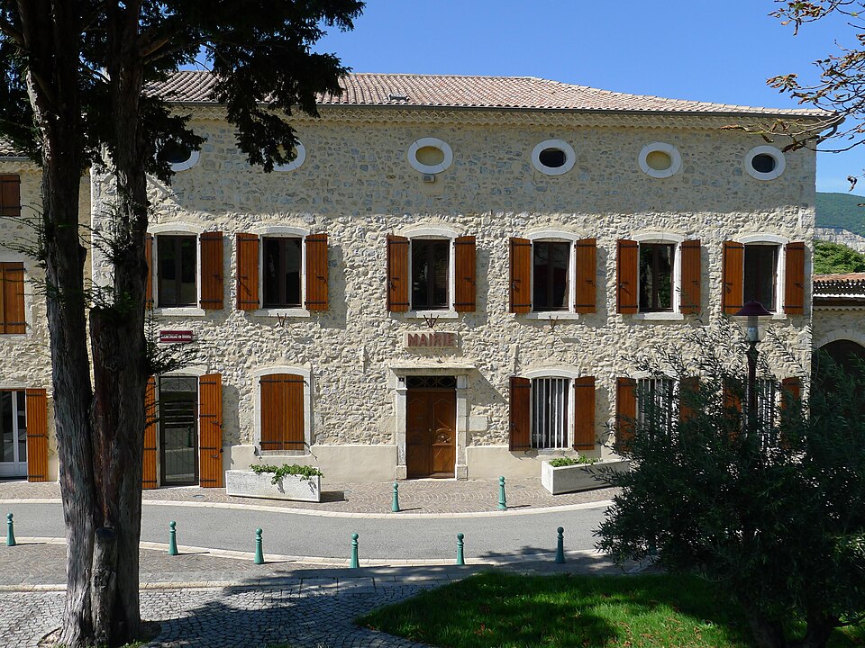 Mairie La Coucourde 2011 — 09 — 22 — 006