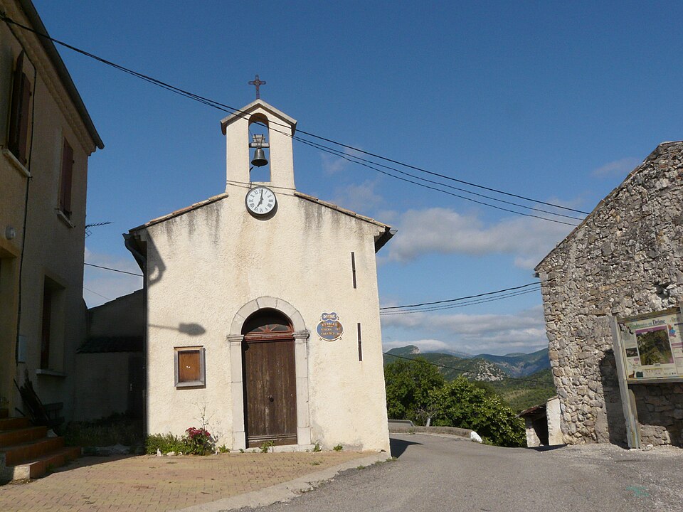 L'église du village d'Eyrolles