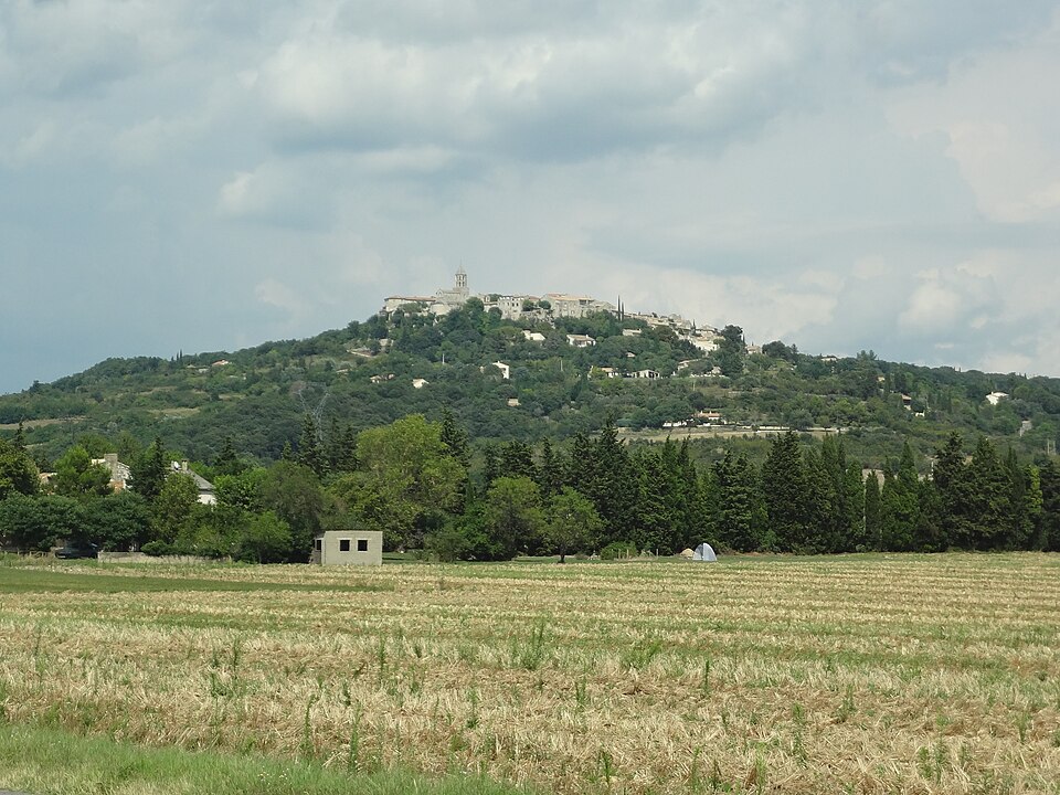 La Garde — Adhémar, village vu du sud — ouest