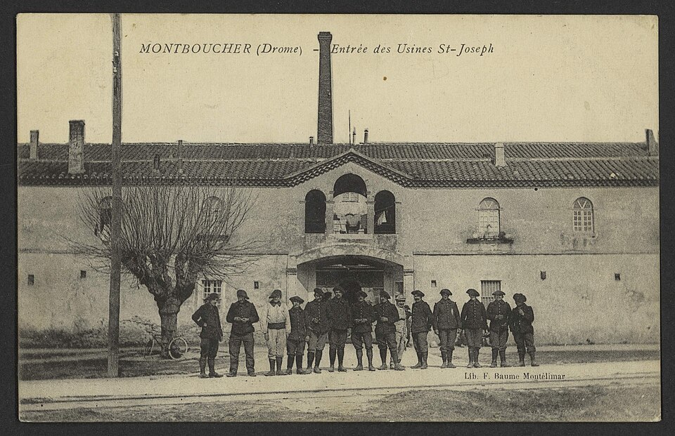 Montboucher (Drôme) — entrée des usines Saint — Joseph (34439661331)